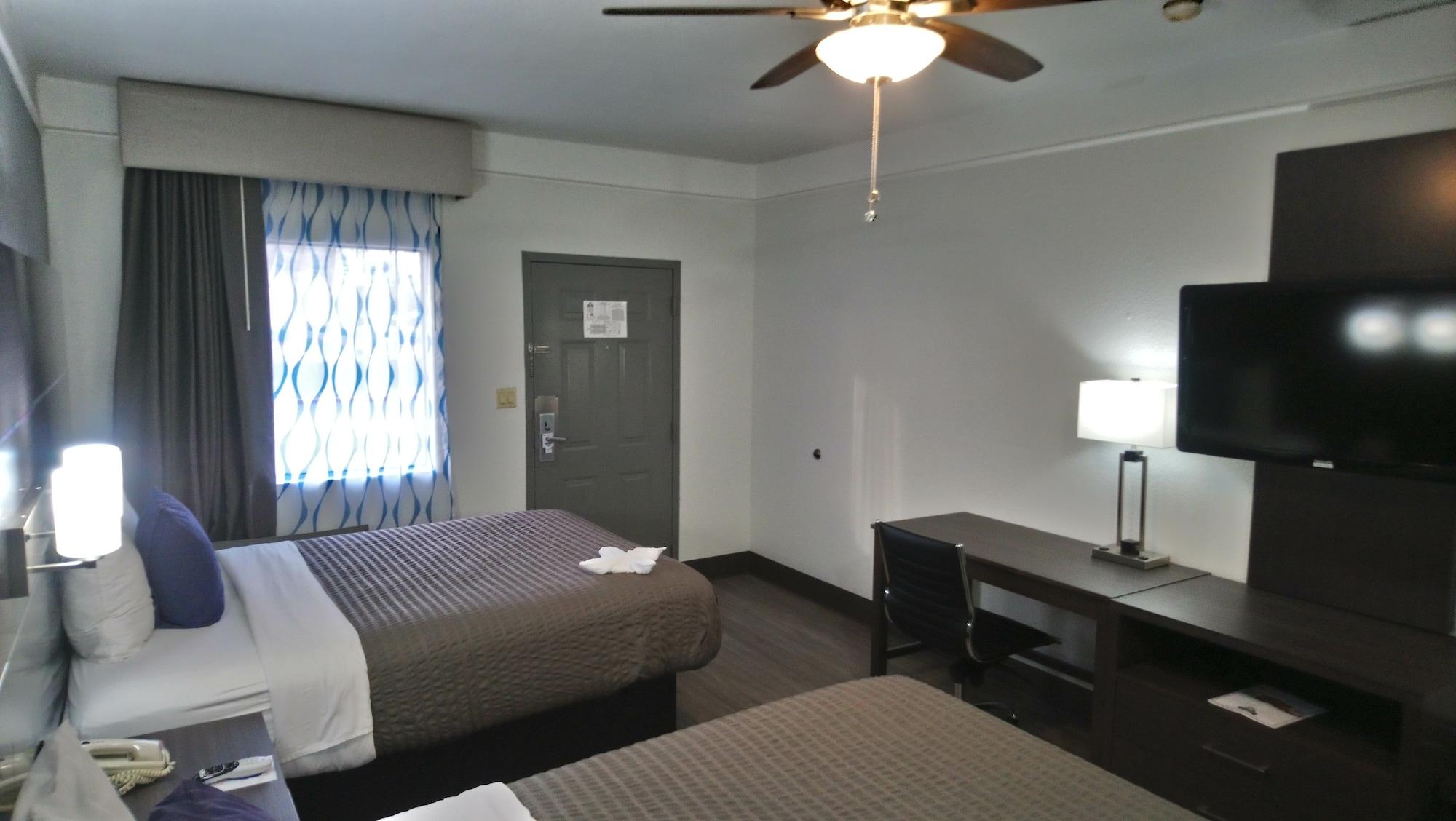 Days Inn & Suites By Wyndham Webster Nasa-Clearlake-Houston Eksteriør bilde
