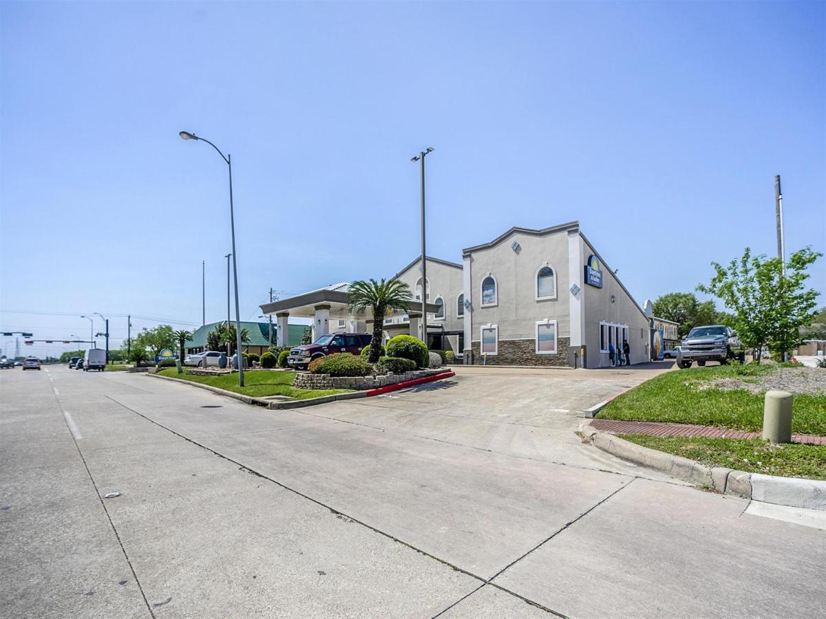 Days Inn & Suites By Wyndham Webster Nasa-Clearlake-Houston Eksteriør bilde
