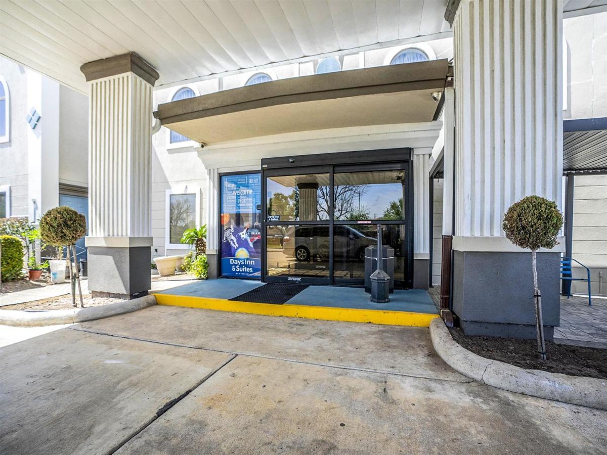 Days Inn & Suites By Wyndham Webster Nasa-Clearlake-Houston Eksteriør bilde