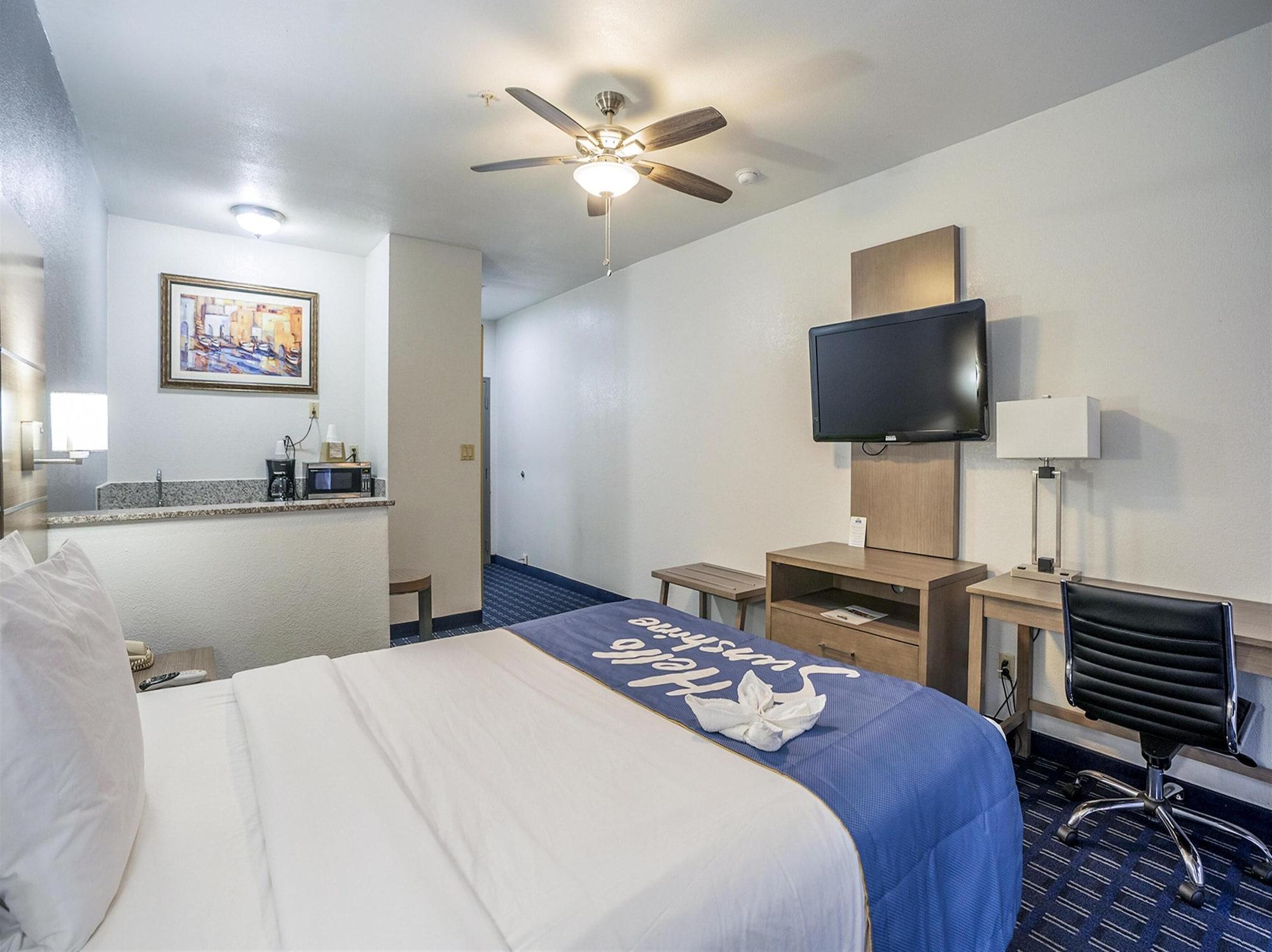 Days Inn & Suites By Wyndham Webster Nasa-Clearlake-Houston Eksteriør bilde