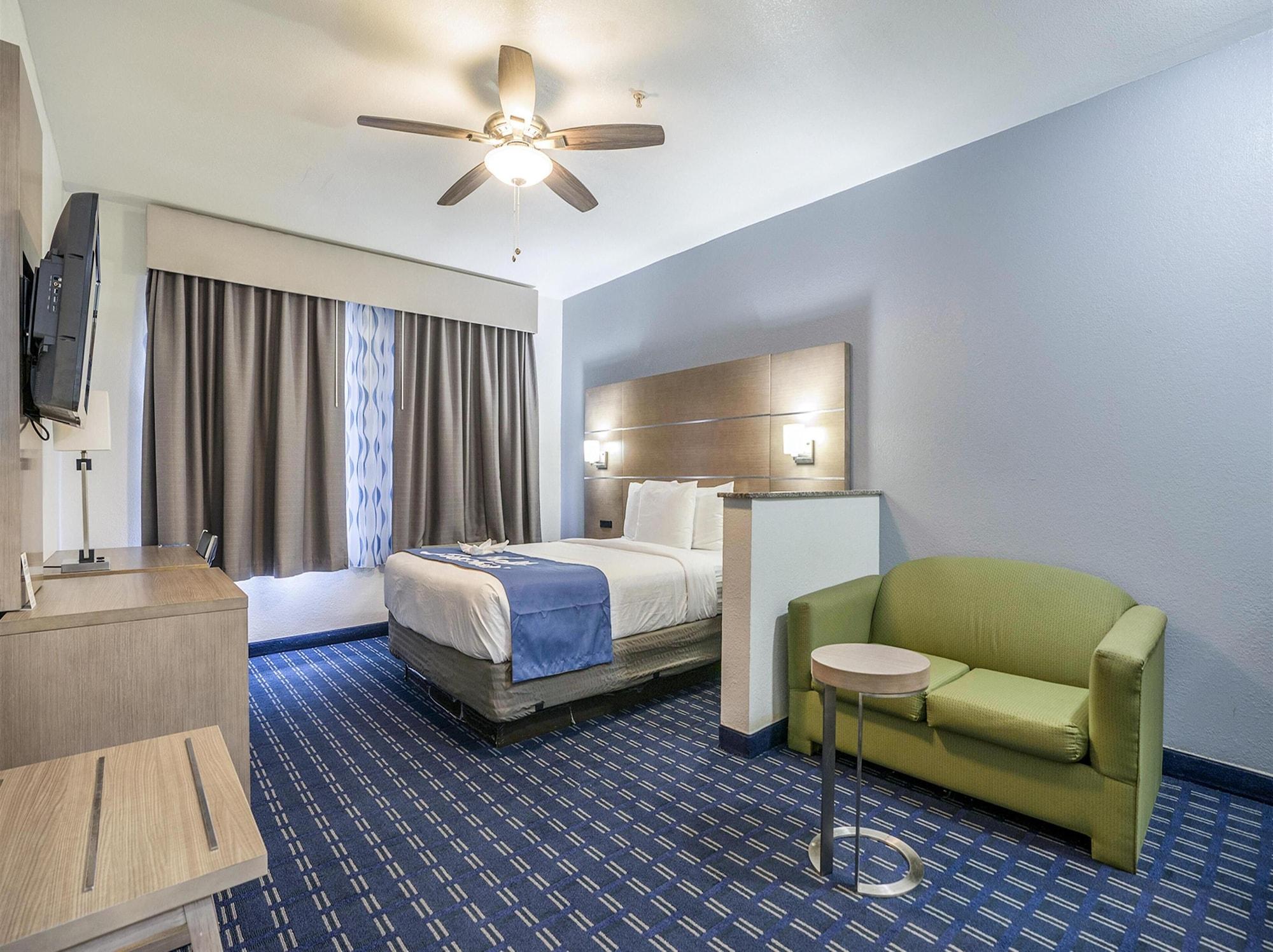 Days Inn & Suites By Wyndham Webster Nasa-Clearlake-Houston Eksteriør bilde