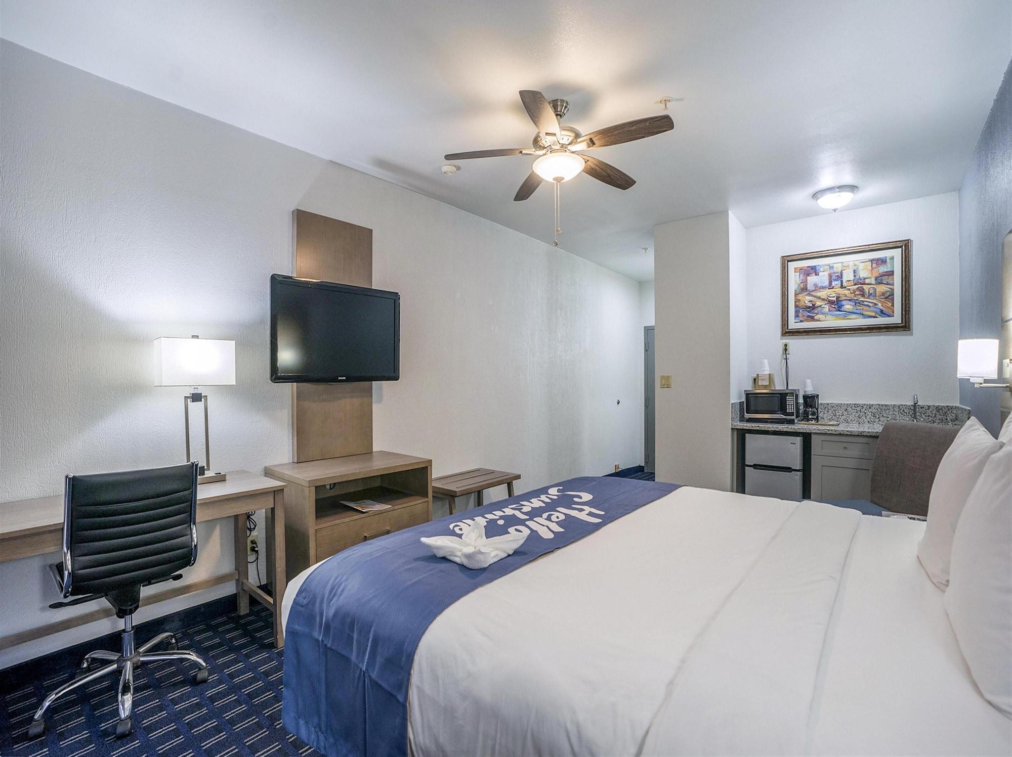 Days Inn & Suites By Wyndham Webster Nasa-Clearlake-Houston Eksteriør bilde