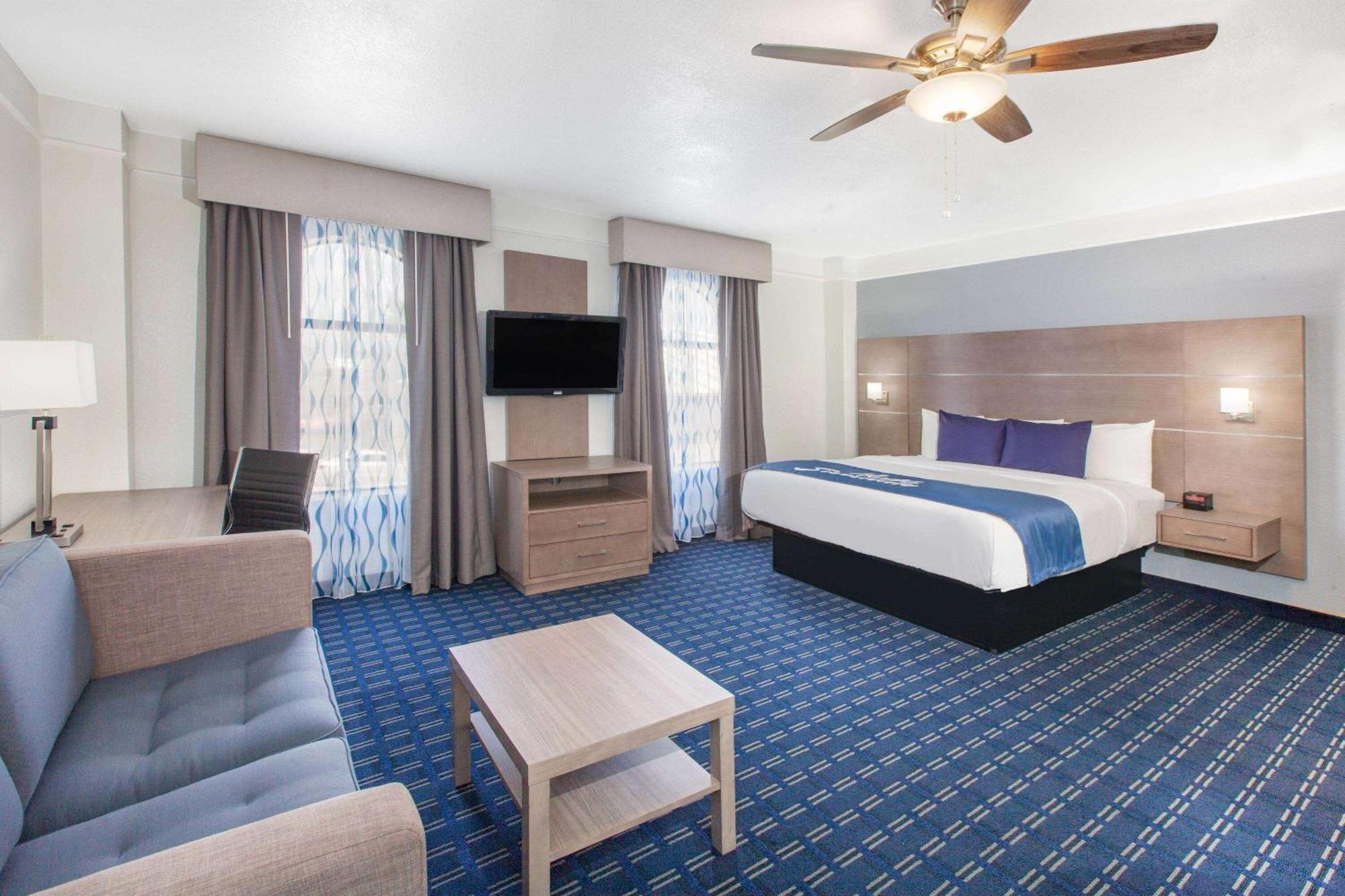Days Inn & Suites By Wyndham Webster Nasa-Clearlake-Houston Eksteriør bilde